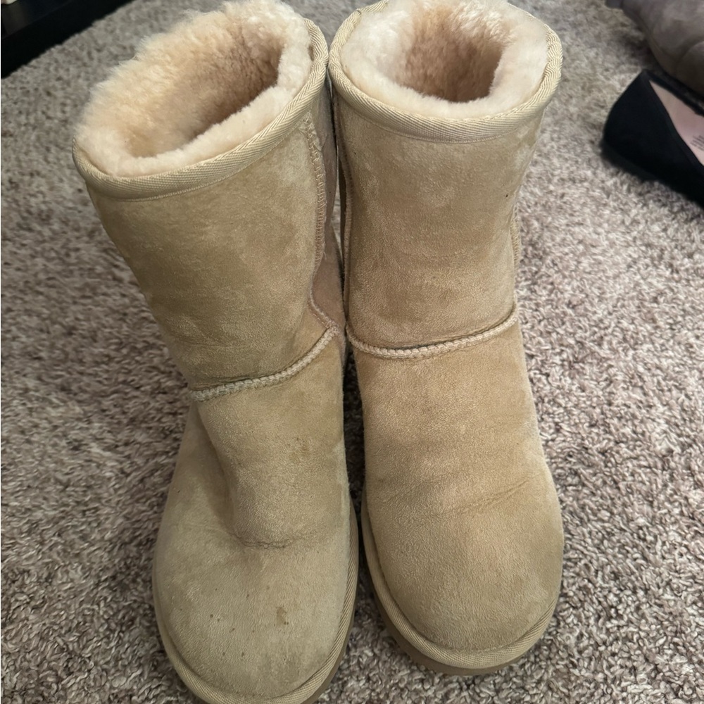 UGG BOOTS